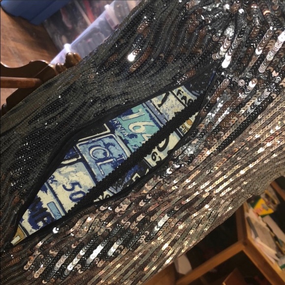 Final price! Pretty Little Thing sequin dress sz 6 - Picture 4 of 5